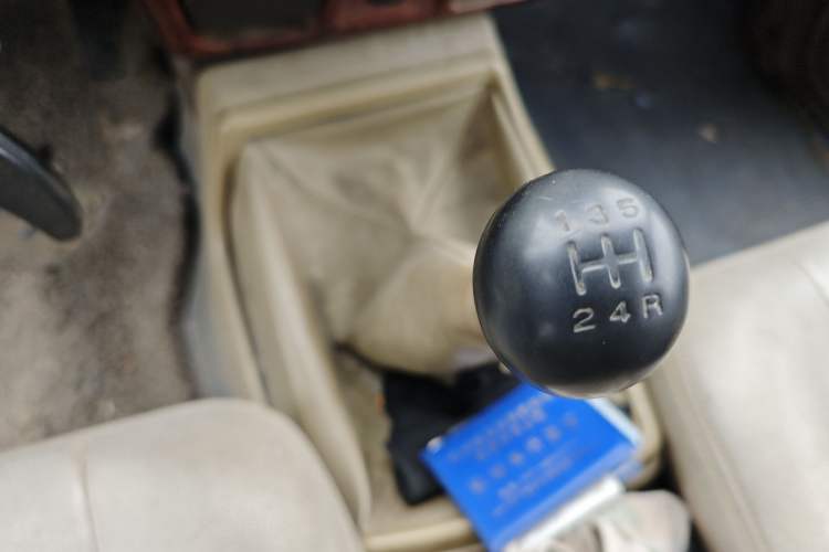 Used Nissan D22 2011 2.4L Gasoline Two-Wheel Drive Standard Version Gear Lever