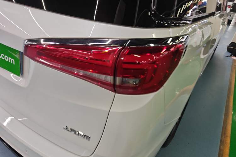 Used Buick GL8 2017 ES 28T Luxury Model China V Standard Exterior 3