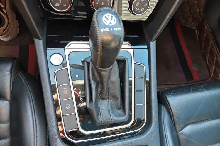 Used Volkswagen Magotan 2017 330TSI DSG Leading Model
