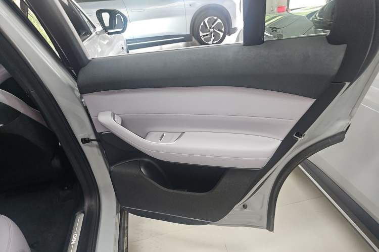Used Nio EC6 2024 75 kWh Right Rear Door Interior