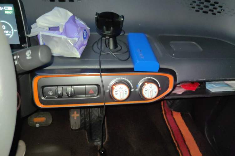 Used Baojun E100 2019 250KM Smart Drive Edition Audio And AC Panel