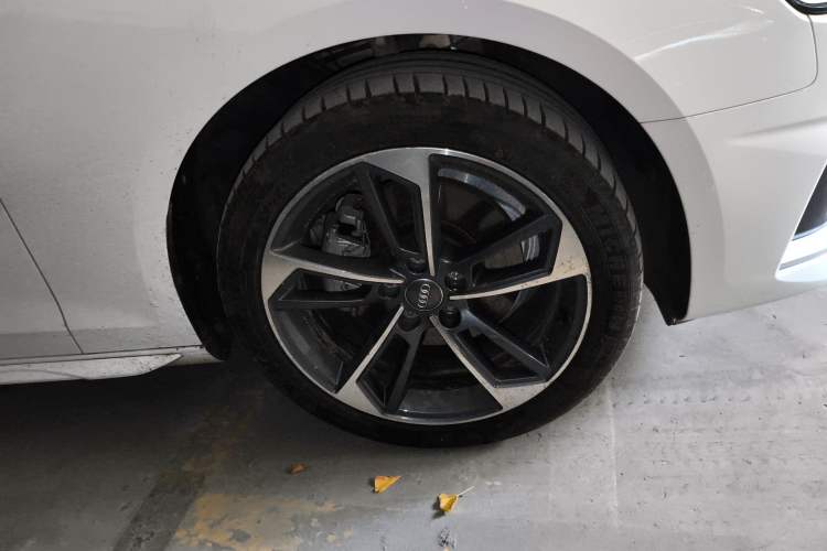 Used Audi A4L 2020 40 TFSI Fashionable and Elegant Model
