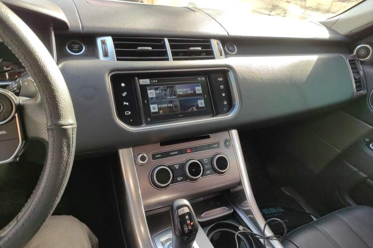 Used Land Rover Range Sport  Audio And AC Panel