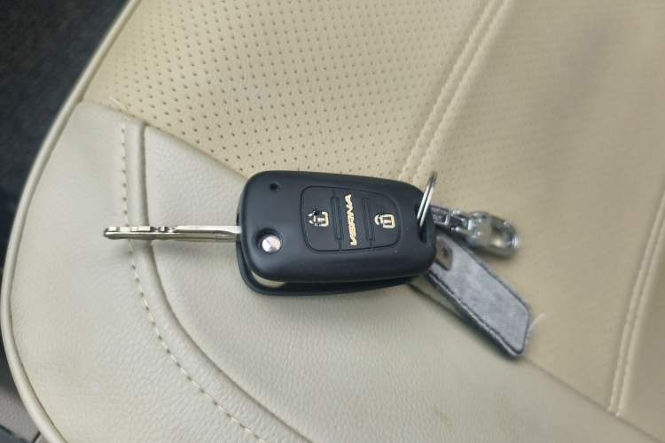 Used Hyundai Verna (older generation) 2014 1.4L Automatic Smart GLS Vehicle Key