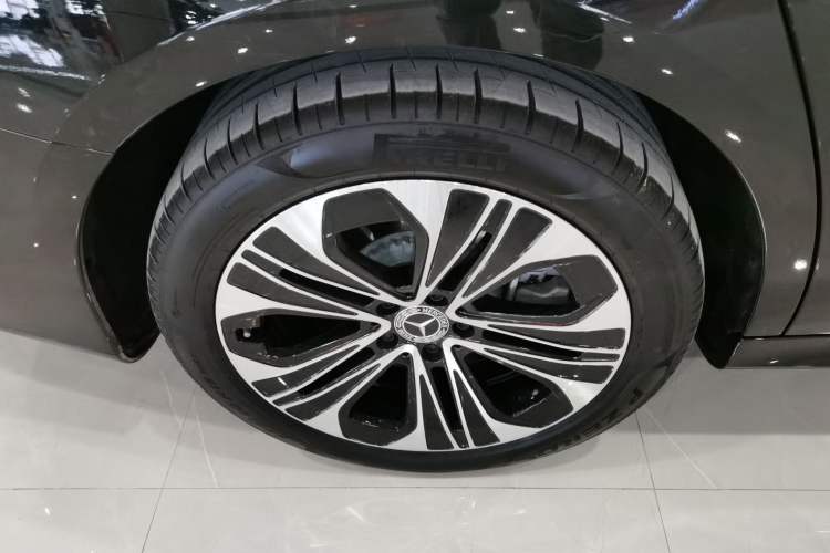 Used Mercedes-Benz E-Class New Energy 2024 E 350 e L Plug-in Hybrid Sports Sedan