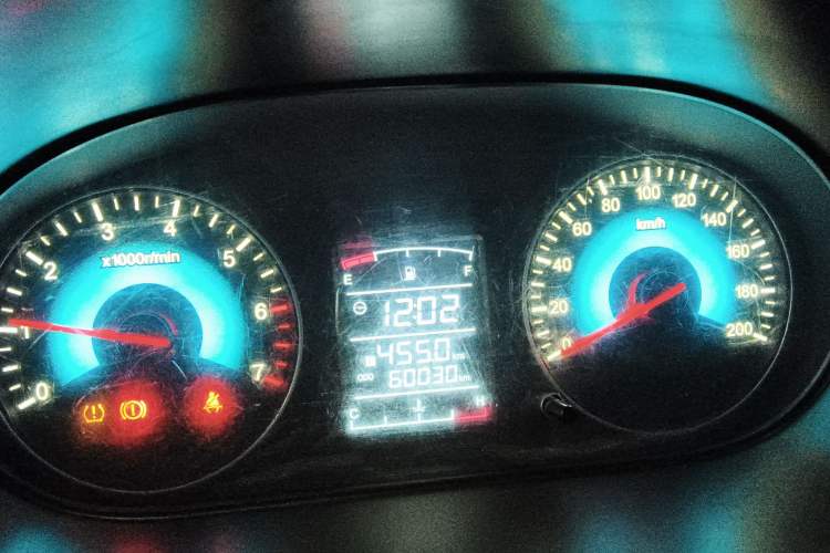 Used Dongfeng Fengon 330 2019 1.5L 330S Manual Comfort Version China VI Standard
