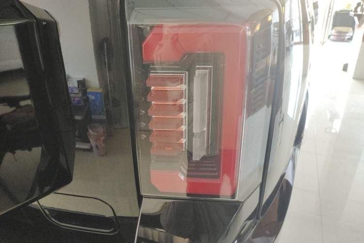 Used Formula Leopard 8 2025 Smart & Brave Flagship Edition 7 Seats Exterior 6