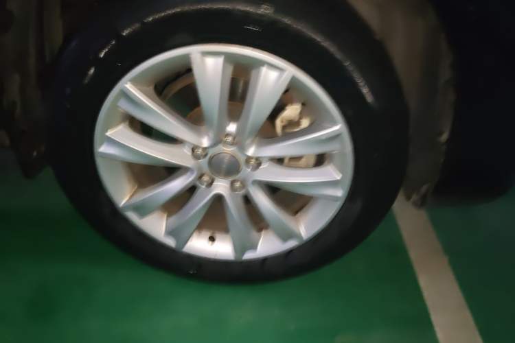 Used Haval H2 2016 Red-Label 1.5T Automatic Two-Wheel Drive Luxury Model Right Front Wheel Hub