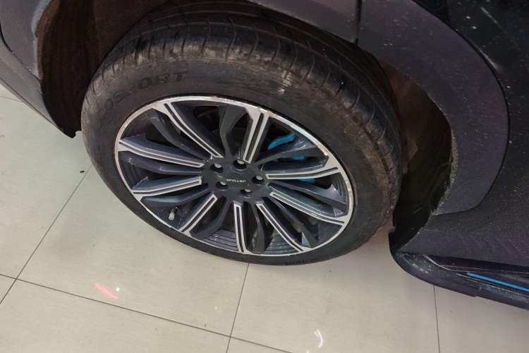 Used JETOUR Dashing i-DM 2023 1.5T DHT Lightning 01
