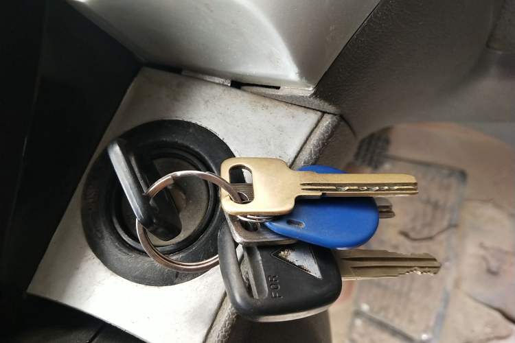 Used Jinbei Hiace 2020 2.0L Express King Series Deluxe Van High Roof China VI Standard 1TZS
