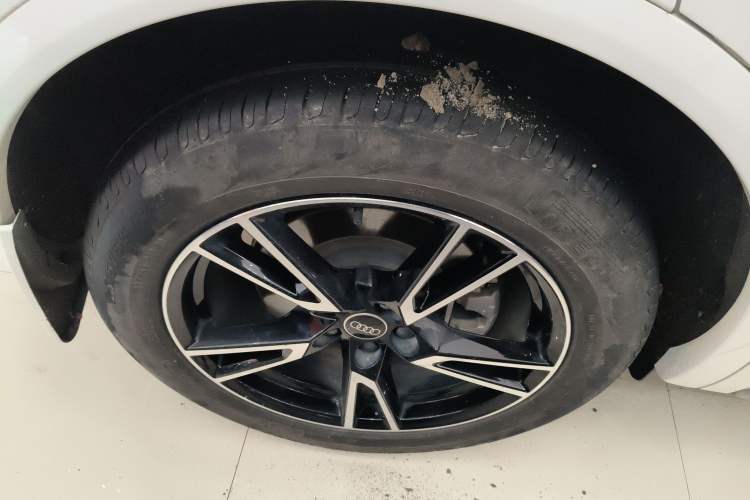 Used Audi Q5L 2023 40T Fashionable and Dynamic Edition
