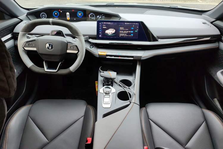 Used CHANGAN UNI-V 2022 1.5T Prestige Version
