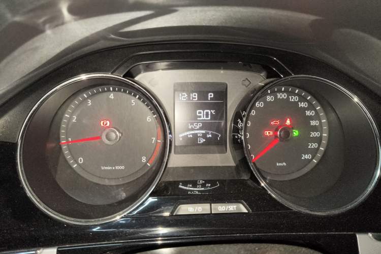 Used Volkswagen Bora 2014 1.6L Automatic Comfort Model Instrument Cluster