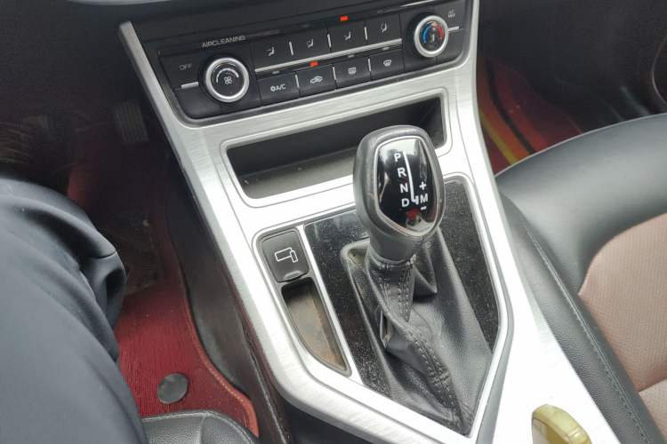 Used Geely Auto Vision 2019 Upgraded Model 1.5L CVT Prestige Version China VI Standard
