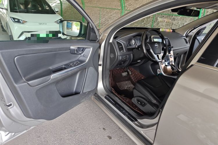 Used Volvo XC60 2016 T5 Smart Upgrade Model

