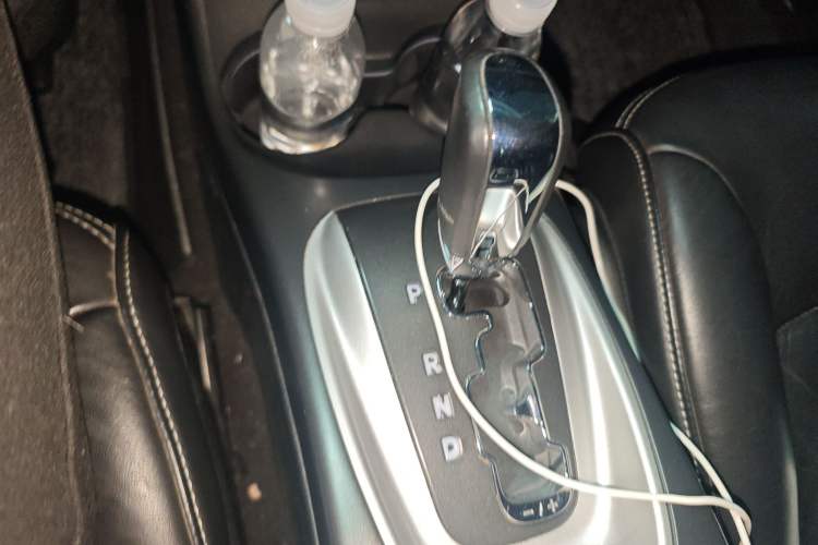 Used Dodge Journey 2013 2.4L Two-Wheel Drive Luxury Version