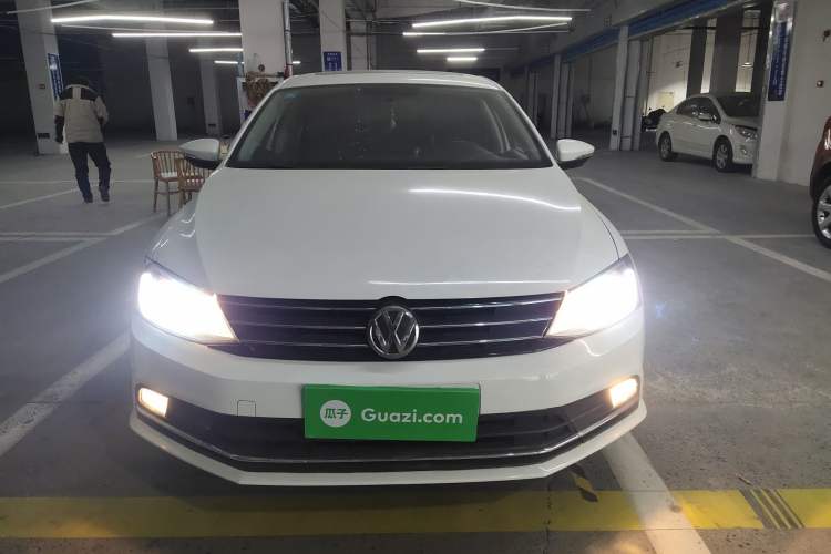 Used Volkswagen Sagitar 2015 230TSI Manual Comfort Version