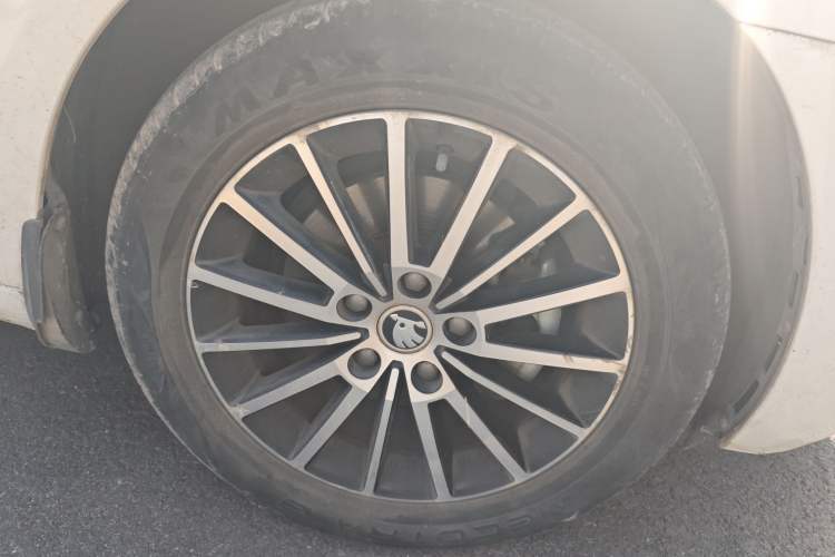 Used Skoda Octavia 2019 1.5L Automatic Smart Drive Luxury Edition China VI Standard
