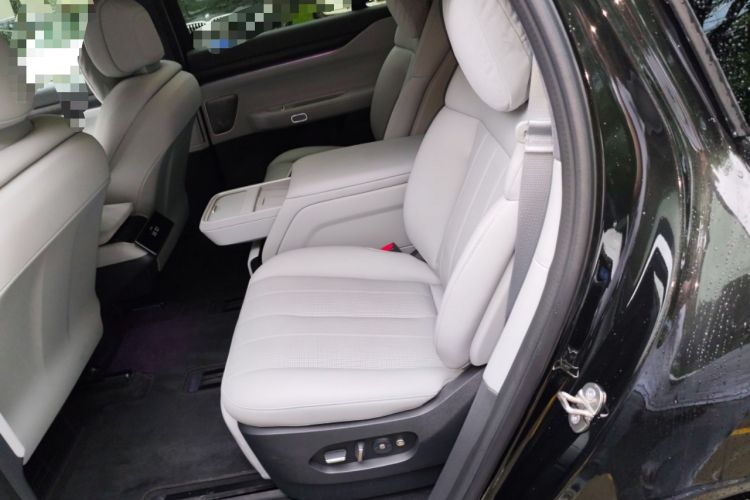Used Nio ES8 2024 75 kWh Executive Edition Left Rear Seat