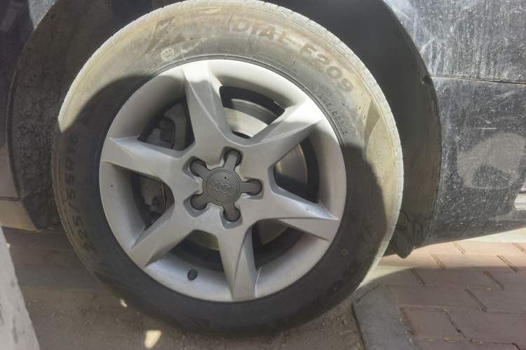 Used Audi A6L 2011 2.0 TFSI Automatic Standard Edition Right Front Wheel Hub