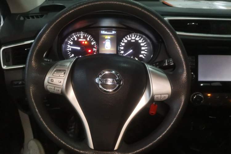 Used Nissan Qashqai 2017 2.0L CVT Elite Edition China V Standard Steering Wheel