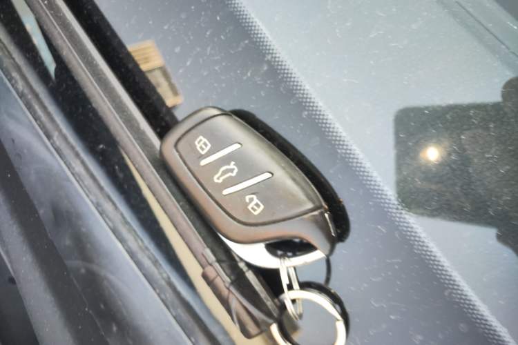 Used Roewe i5 2020 1.5L Automatic 4G Connected Linghao Edition Vehicle Key