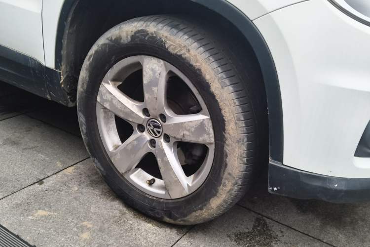 Used Volkswagen Tiguan 2012 1.8TSI Manual Two-Wheel Drive Enjoyment Edition Right Front Wheel Hub