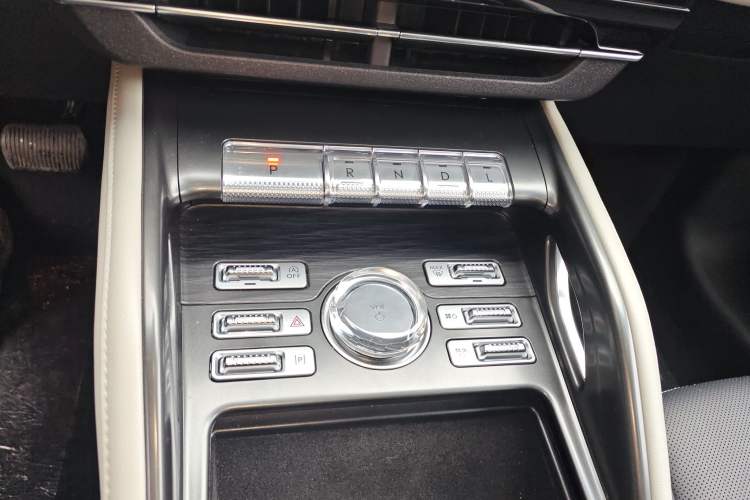 Used Lincoln Nautilus 2025 2.0T Four-Wheel Drive Luxury Edition