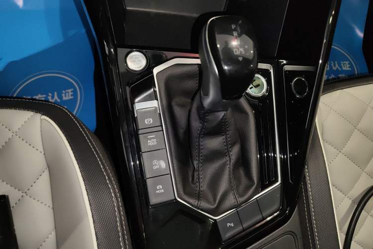 Used Volkswagen Tayron 2023 300TSI Two-Wheel-Drive Luxury Plus Advanced Edition
