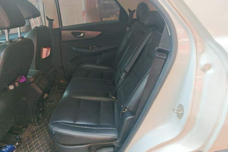 Used Dongfeng Fengon S560 2018 1.8L CVT Elite Model 7 Seats Left Rear Seat