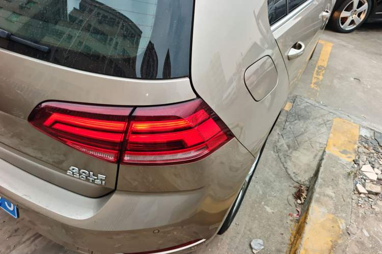 Used Volkswagen Golf 2018 230TSI Automatic Comfort Model Right Rear Taillight