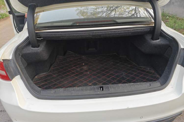 Used Geely Auto Emgrand GT 2015 1.8T Flagship Model
