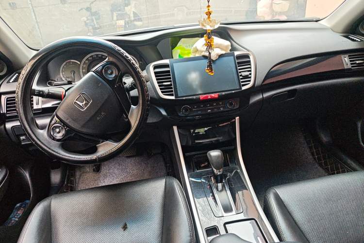 Used Honda Accord 2016 2.0L Comfort Edition Center Console