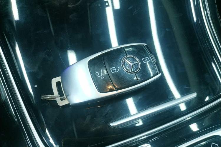 Used Mercedes-Benz E-Class 2016 E 300 L Stylish Model Vehicle Key