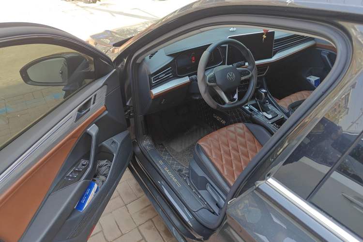 Used Volkswagen Sagitar 2023 280TSI DSG Excellence Edition Driver Seat