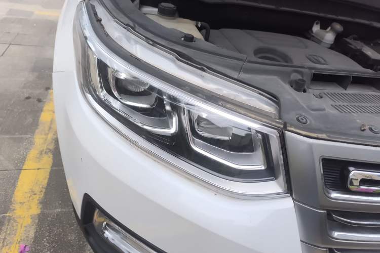 Used CHANGAN CS95 2017 2.0T Two-Wheel Drive Zhitu Edition Right Front Headlight