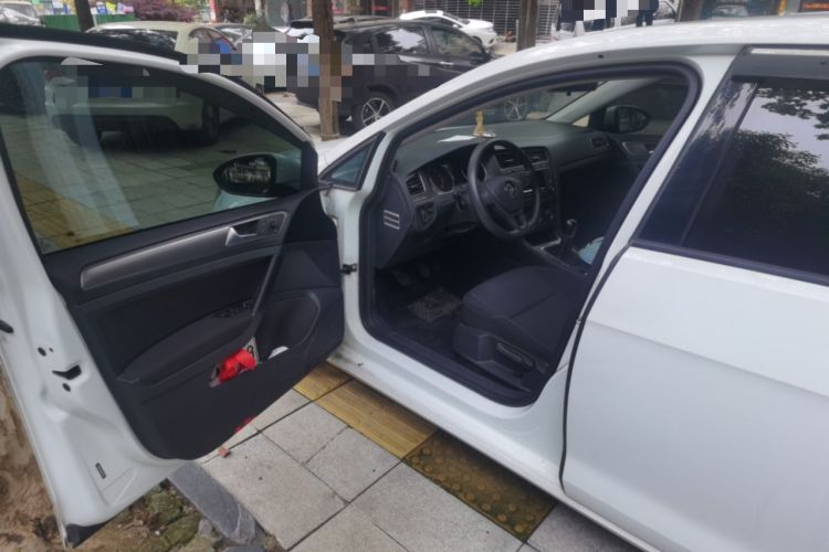 Used Volkswagen Golf 2016 1.6L Manual Fashion Edition Driver Seat