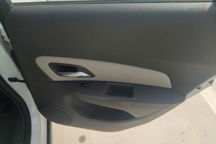 Used Chevrolet Cruze 2015 1.5L Classic SE MT