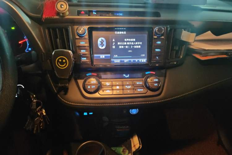 Used Toyota RAV4 2015 2.0L CVT Two-Wheel Drive Fashion Edition