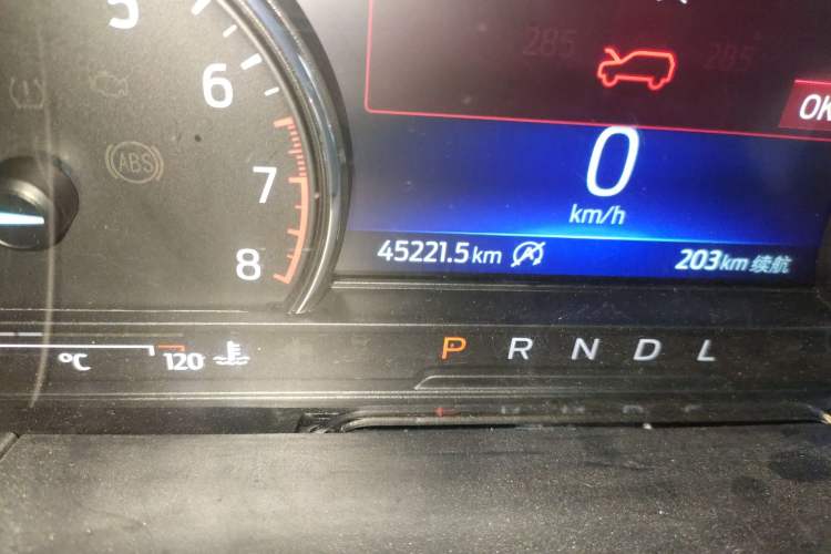 Used Ford Escape 2020 EcoBoost 245 Two-Wheel-Drive Titanium Edition Odometer Close Up