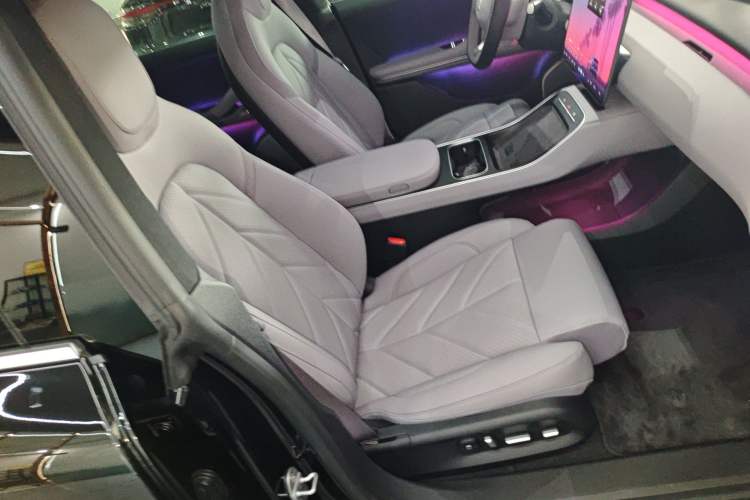 Used Nio ET5T 2024 75kWh Touring Right Front Seat