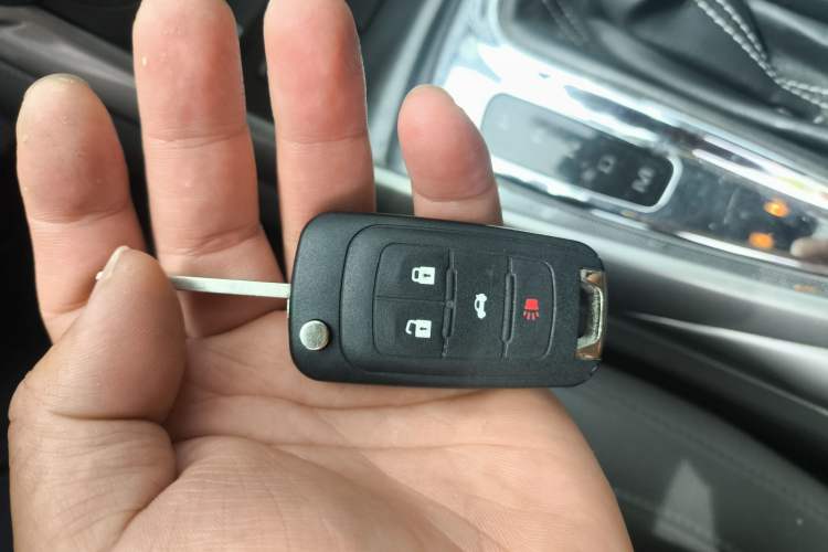 Used Chevrolet Malibu 2014 2.0L Automatic Luxury Edition Interior 1