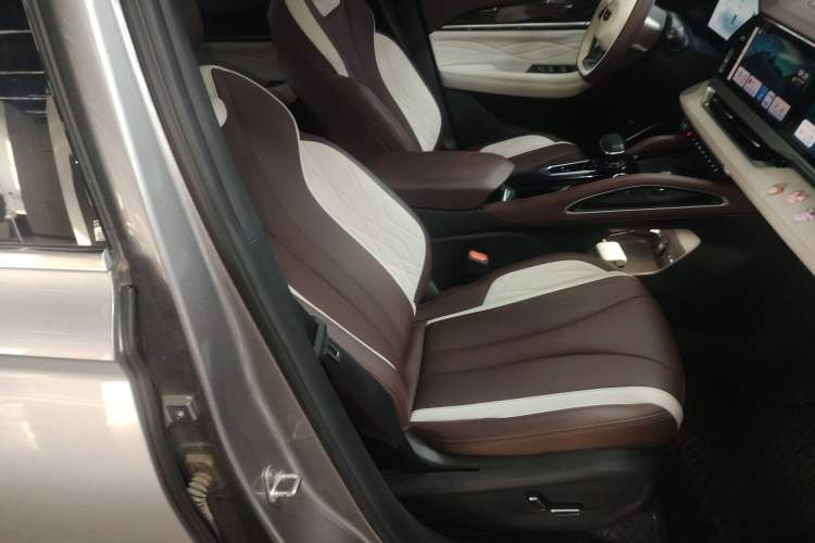 Used Geely Auto Monjaro L 2024 2.0TD High-Power Automatic Two-Wheel Drive Yunqi Version