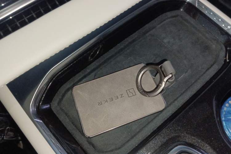 Used Zeekr 009 2024 7-Seater Aisle Version 108 kWh