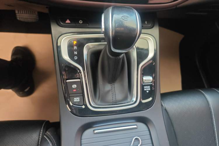 Used GAC Trumpchi M6 2021 PRO 270T Automatic Luxury Edition Gear Lever