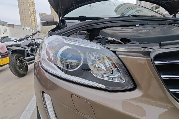 Used Volvo XC60 2014 T5 Zhiyi Edition Right Front Headlight