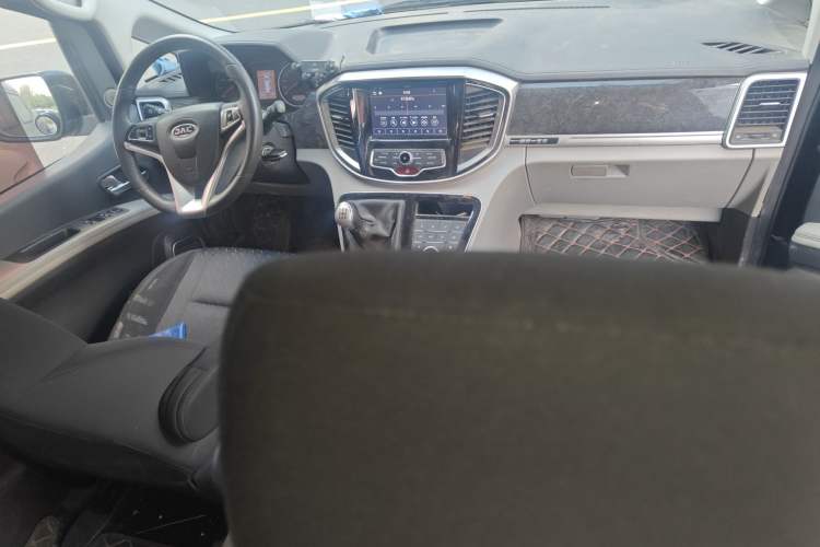 Used JAC Refine M4 2016 2.0L Manual Luxury Version
