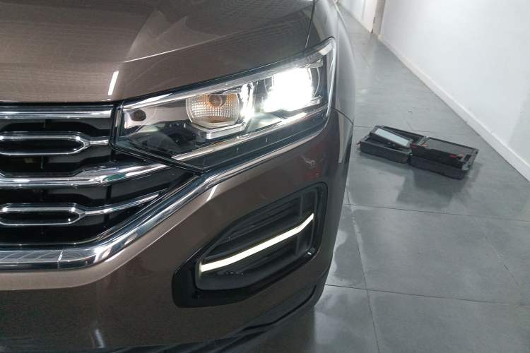 Used Volkswagen Tayron 2022 330TSI Two-Wheel Drive Luxury Smart Connectivity Version Left Front Headlight