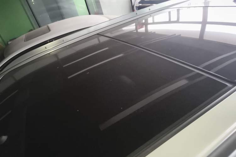 Used Cadillac XT4 2024 28T Two-Wheel-Drive Luxury Version Roof