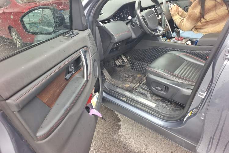 Used Land Rover Discovery Sport 2020 249 PS R-Dynamic Performance Edition Driver Seat